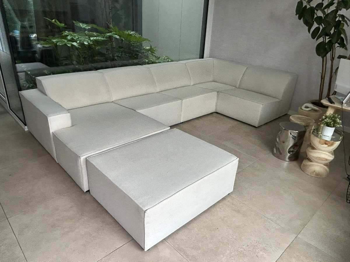 Servicio de limpieza de sofás a domicilio en el Barrio de Salamanca, Madrid. Limpieza profesional de tapicerías en hogares exclusivos.