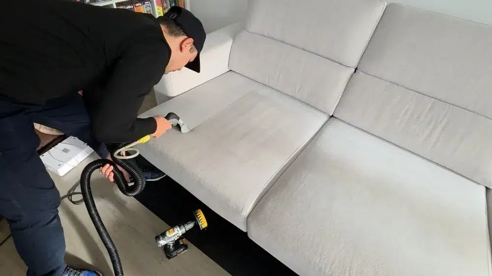 Limpieza de sofás a domicilio en Madrid — Aladinos servicio profesional de tela
